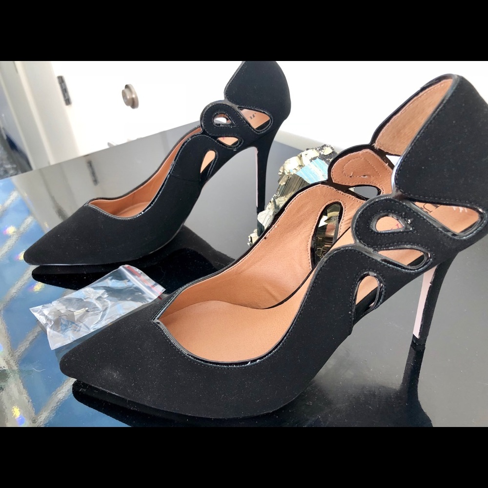 JustFab👠 NEW** Black Velvet High Heels, “Serice”